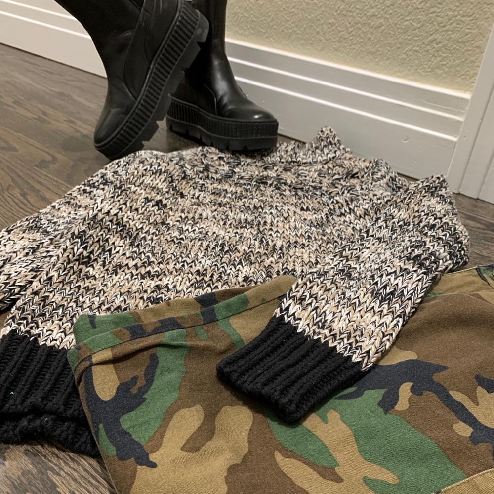 Tan cream black variegated mock neck sweater XS